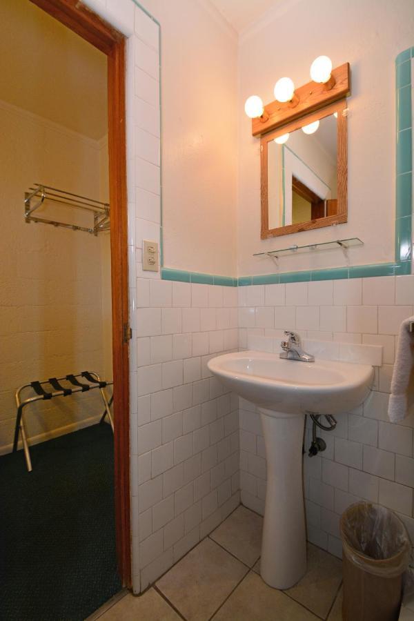 Western Hills Motel Flagstaff Bagian luar foto