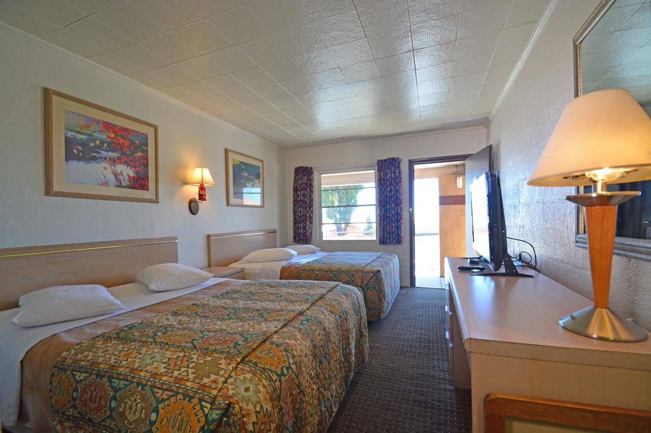 Western Hills Motel Flagstaff Bagian luar foto